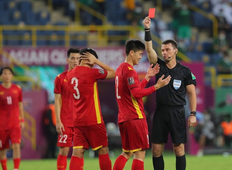 Park Hang Seo: ‘Cầu thủ Việt Nam có thói quen phạm lỗi trong vòng cấm’ - Ảnh 1