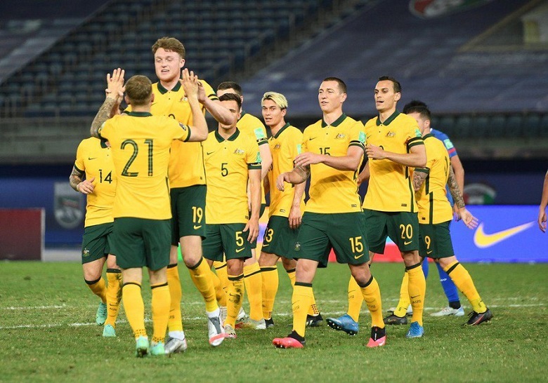 So sánh chiều cao đội tuyển Việt Nam vs Australia: Việt Anh cũng chỉ là 'gã tí hon' - Ảnh 1