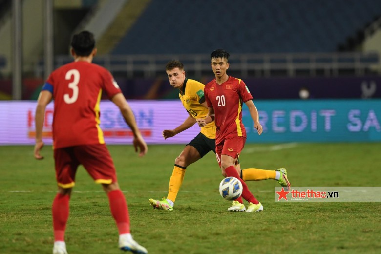 Video bàn thắng Việt Nam vs Australia: VAR từ chối 11 mét, thầy trò Park Hang Seo ôm hận trên sân nhà - Ảnh 1