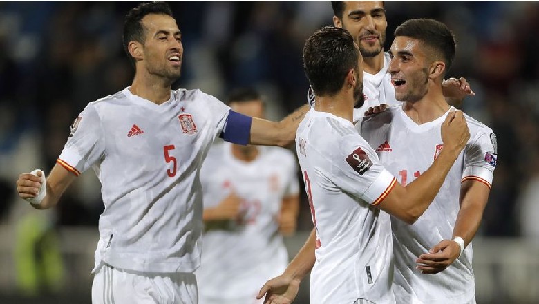 Video bàn thắng Kosovo vs Tây Ban Nha: Đá như dạo chơi trước chủ nhà, Bò tót giành 3 điểm để giữ vững ngôi đầu - Ảnh 1