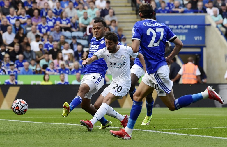 Video bàn thắng Leicester vs Man City: Bernardo Silva lập công, nhà đương kim vô địch nối dài mạch thắng - Ảnh 2