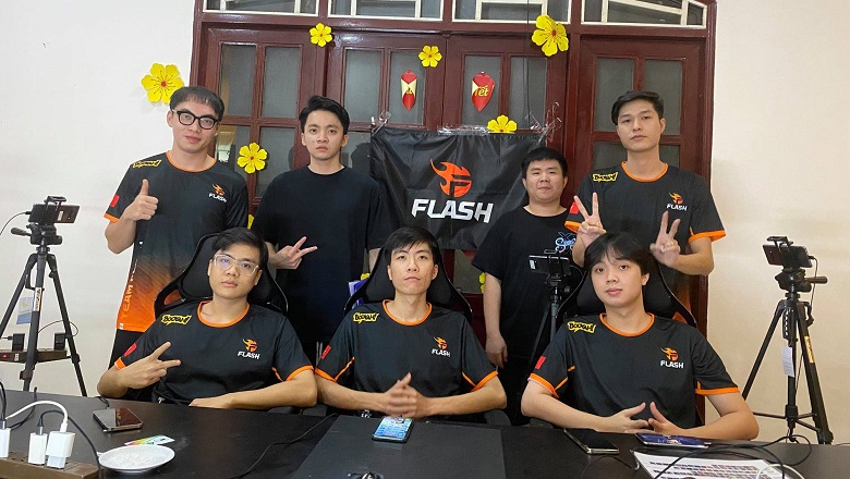 ĐTDV mùa Đông 2021: Gấu thể hiện bản lĩnh, Team Flash ngược dòng hạ Saigon Phantom - Ảnh 1