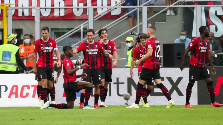 Video AC Milan vs Lazio: HLV Sarri lĩnh thẻ đỏ, Ibrahimovic ghi bàn sau nửa năm - Ảnh 1