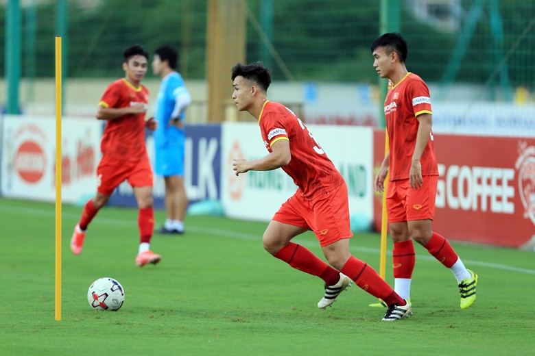3 cầu thủ ĐT Việt Nam trở lại tập luyện cùng đội U22 - Ảnh 2