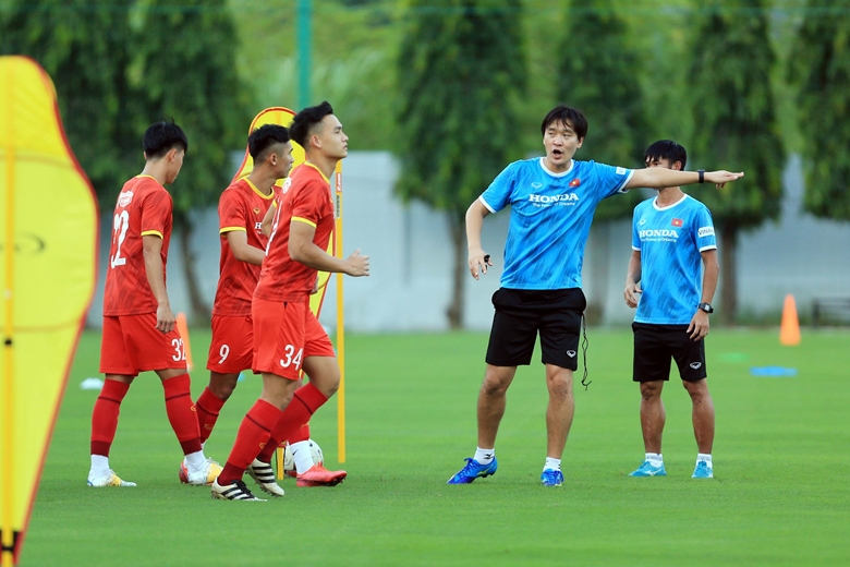 3 cầu thủ ĐT Việt Nam trở lại tập luyện cùng đội U22 - Ảnh 7