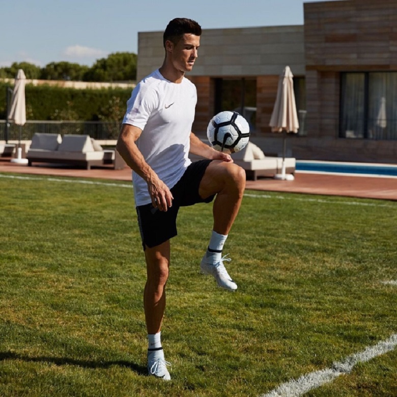 Những 'mái ấm' trong cuộc đời Ronaldo: Từ căn hộ nhỏ bé đến dinh thự 6 triệu bảng - Ảnh 5