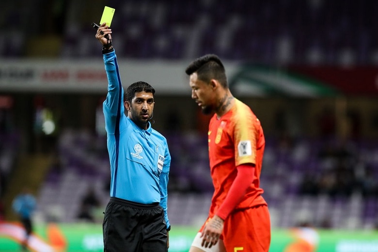 Trọng tài người UAE bắt chính trận Trung Quốc vs Việt Nam ở vòng loại thứ 3 World Cup 2022 - Ảnh 1