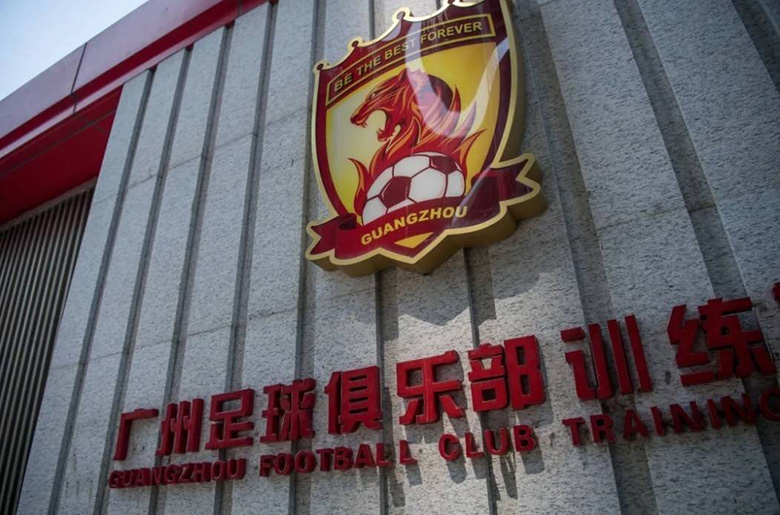 Quảng Châu FC nợ lương, các cầu thủ bỏ tập và đình công - Ảnh 1