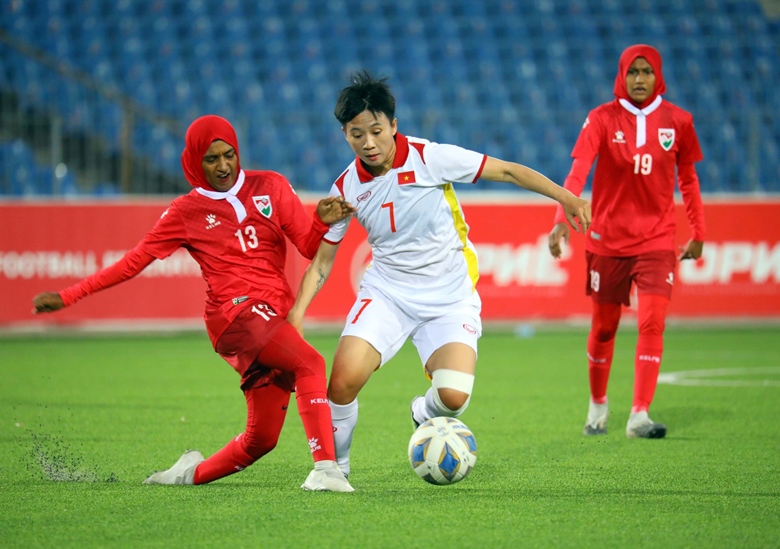 HLV Mai Đức Chung: Lẽ ra ĐT nữ Việt Nam phải thắng Maldives hơn 20 bàn - Ảnh 1