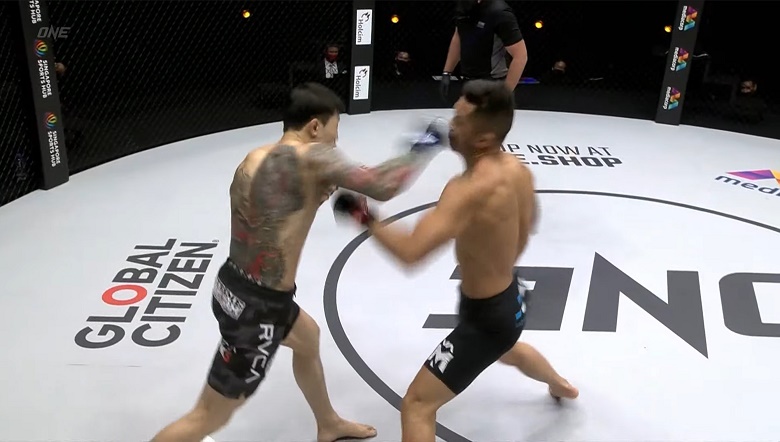 Martin Nguyễn thua knockout trước Kim Jae Woong bằng đúng đòn tủ - Ảnh 2