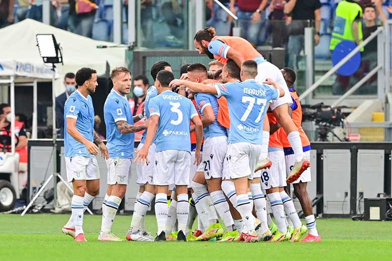 Mourinho đổ lỗi cho trọng tài phá hủy trận đấu giữa Lazio gặp Roma - Ảnh 1