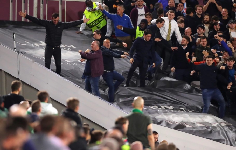 CĐV châm ngòi bạo lực ở trận đấu của West Ham tại Europa League - Ảnh 4