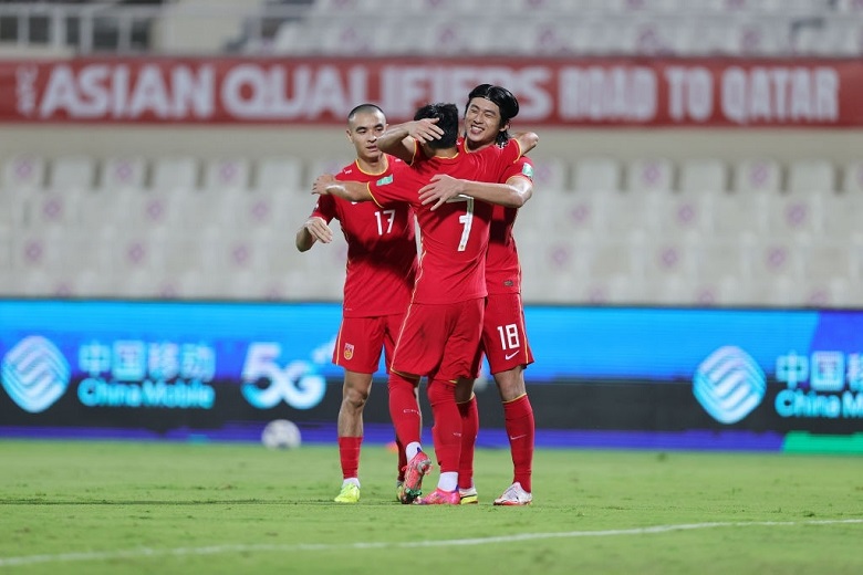 Bùi Tiến Dũng mắc sai lầm, Việt Nam nhận bàn thua trước Trung Quốc - Ảnh 1