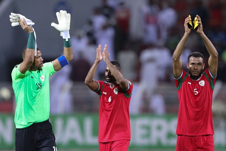 Thủ môn ĐT Oman: 'Thắng Việt Nam, chúng tôi trở lại với cuộc đua giành vé dự World Cup' - Ảnh 1