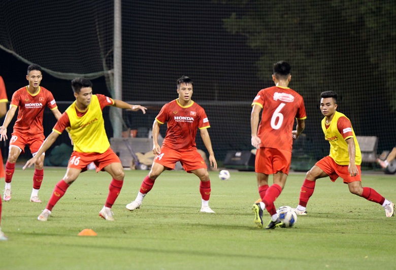 U23 Việt Nam tập trung rèn chiến thuật, chuẩn bị đấu U23 Kyrgyzstan - Ảnh 1