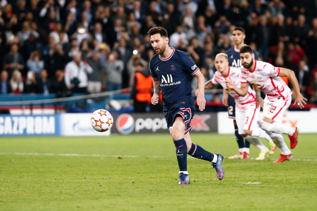 Messi ghi bàn theo phong cách Panenka  - Ảnh 2