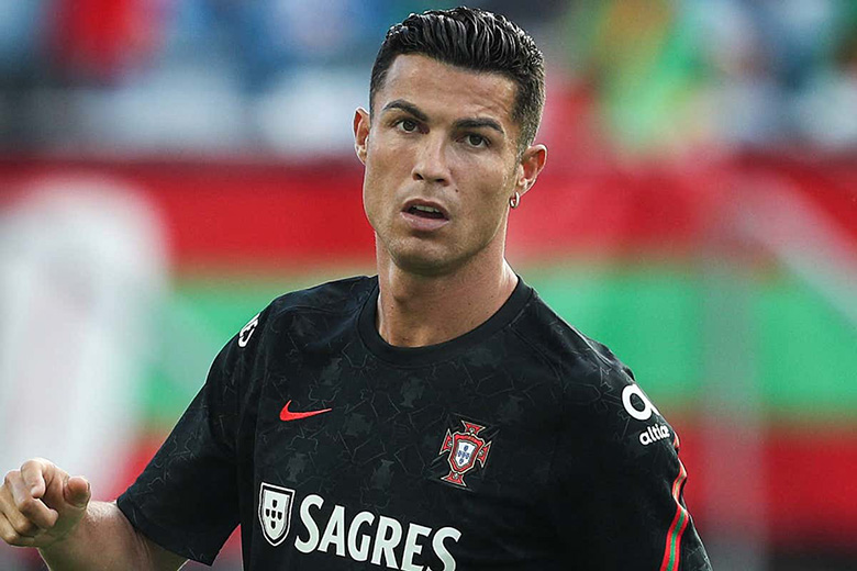 Ronaldo: 'Đây chưa phải lúc tôi giải nghệ' - Ảnh 1