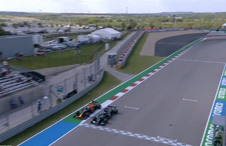 Verstappen gọi Hamilton là 'tên ngốc' ở vòng đua tập US Grand Prix 2021 - Ảnh 1