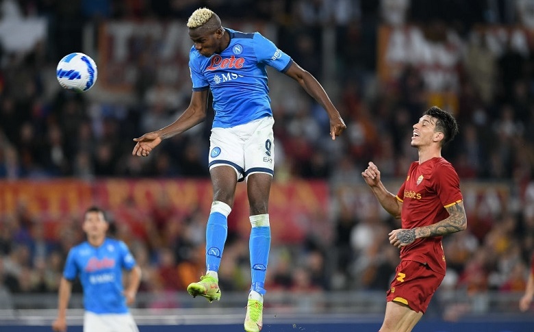 Mourinho bị đuổi, AS Roma vẫn chặn đứng mạch thắng của Napoli ở Serie A - Ảnh 2