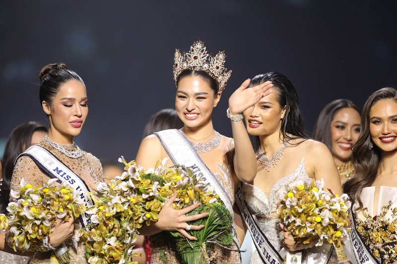 VĐV bóng chuyền Anchilee Scott-Kemmis đăng quang Hoa hậu hoàn vũ Thái Lan 2021 - Ảnh 1