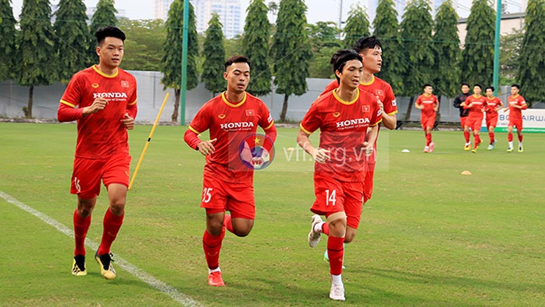 ĐT Việt Nam trở lại tập luyện ngày 26/10 mà thiếu HLV Park Hang Seo - Ảnh 1