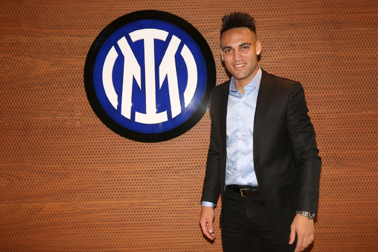 Lautaro Martinez gia hạn hợp đồng với Inter Milan - Ảnh 2