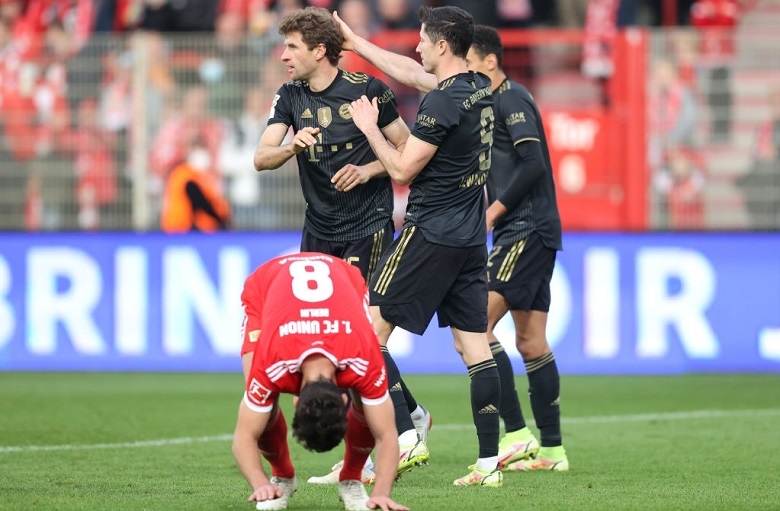  Lewandowski và Mueller ‘song kiếm hợp bích’, Bayern Munich thắng tưng bừng 5-2   - Ảnh 1