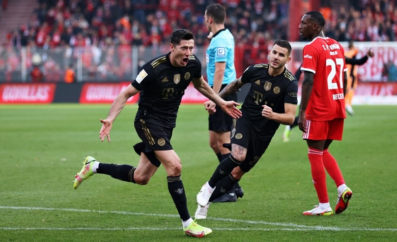  Lewandowski và Mueller ‘song kiếm hợp bích’, Bayern Munich thắng tưng bừng 5-2   - Ảnh 2