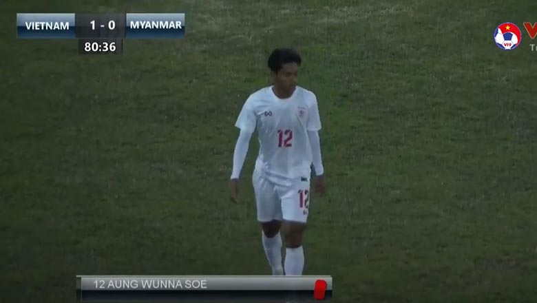 Cầu thủ U23 Myanmar nhận thẻ đỏ vì đánh nguội Lý Công Hoàng Anh - Ảnh 1