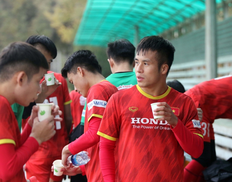 Hai Long đeo băng đội trưởng U23 Việt Nam gặp Myanmar - Ảnh 2