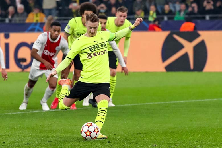 VAR 'tỏa sáng', Ajax đi tiếp nhờ ngược dòng trước Dortmund - Ảnh 1