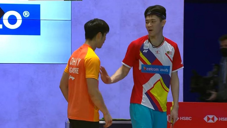 Lee Zii Jia bỏ cuộc ở set 3, dâng chức vô địch HYLO Open cho Loh Kean Yew - Ảnh 1