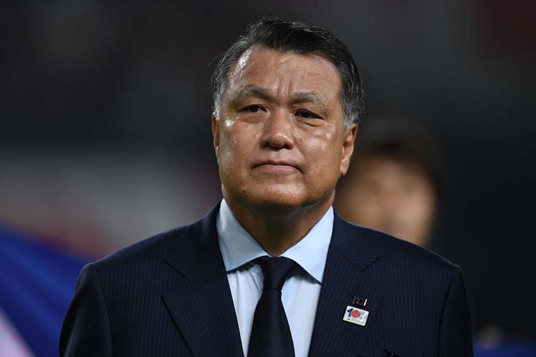 Chủ tịch LĐBĐ Nhật Bản cùng nhóm cầu thủ thứ 2 đặt chân đến Hà Nội - Ảnh 1
