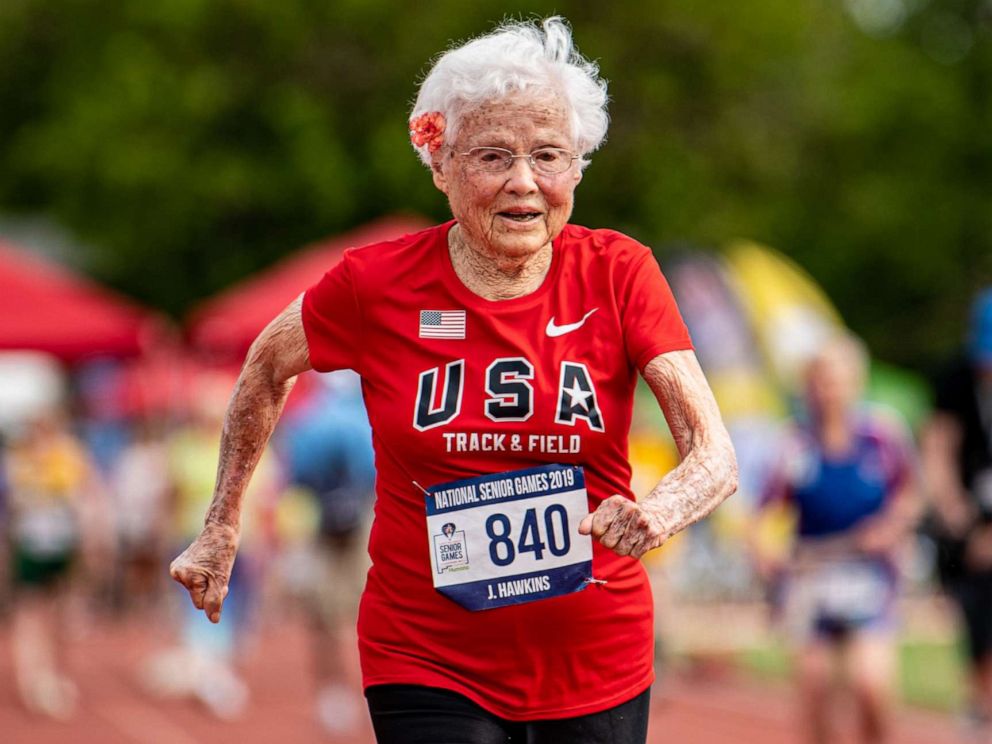 Cụ bà 105 tuổi khiến thế giới choáng váng khi chạy 100m trong vòng 1 phút - Ảnh 2