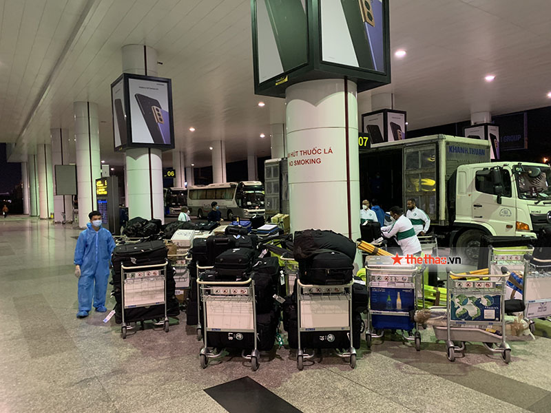 ĐT Saudi Arabia đến Việt Nam cùng 9,1 tấn hành lý - Ảnh 4