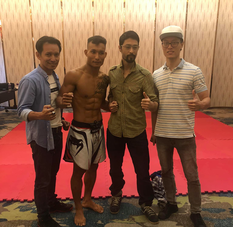 Võ sĩ MMA chuyên nghiệp đầu tiên của Việt Nam giải nghệ - Ảnh 2