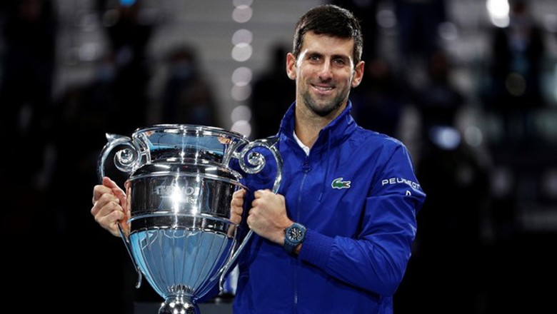 Djokovic ẵm cúp ngay sau trận ra quân tại ATP Finals 2021 - Ảnh 1