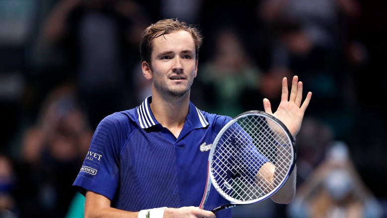 Medvedev thắng Zverev sau 2 loạt tie-break, giành vé vào bán kết ATP Finals - Ảnh 2
