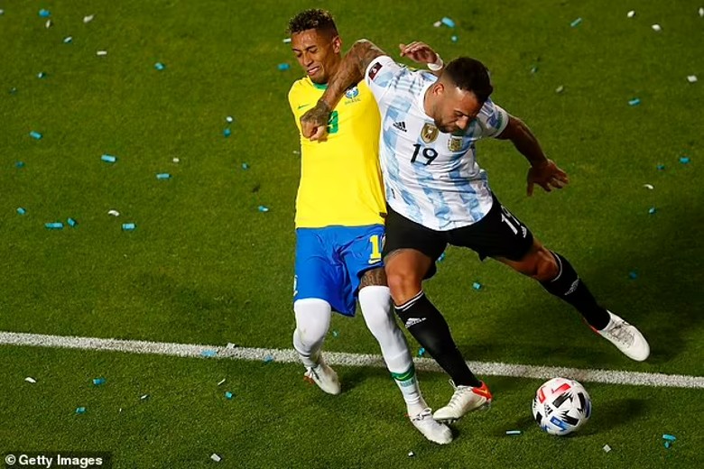 Đình chỉ trọng tài bắt trận Argentina gặp Brazil - Ảnh 1