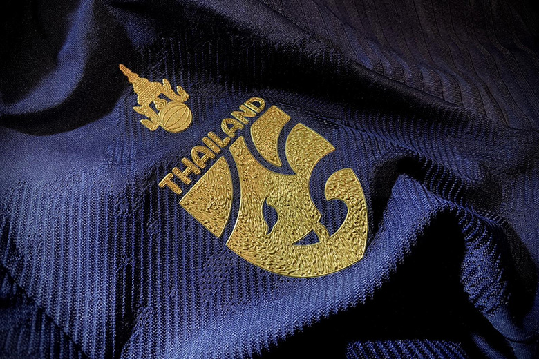 ĐT Thái Lan ra mắt mẫu áo mới không có quốc kỳ tại AFF Cup 2021 - Ảnh 1