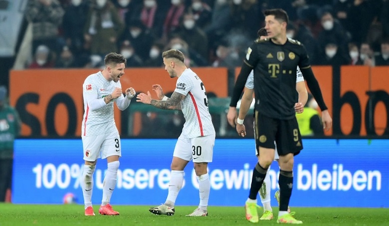 Lewandowski ghi bàn, Bayern Munich vẫn trắng tay trước 'nhược tiểu' ở derby - Ảnh 1
