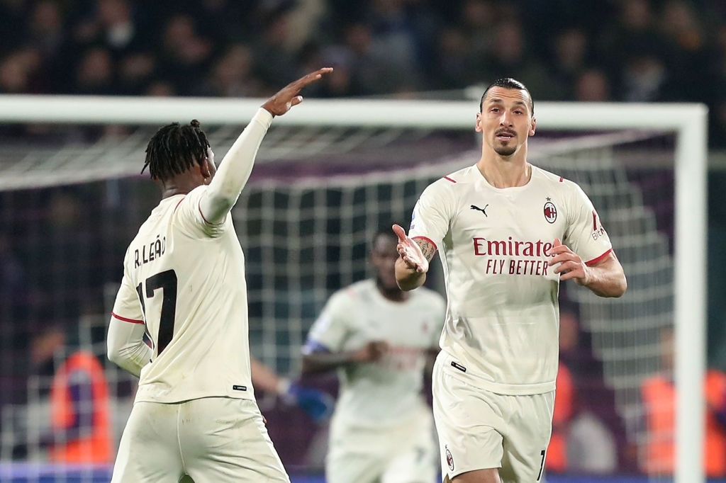 Ibrahimovic lập kỷ lục, Milan vẫn thua 3-4 - Ảnh 1