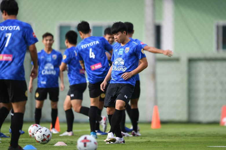 HLV Polking không lo lắng vì ĐT Thái Lan có ít thời gian chuẩn bị cho AFF Cup - Ảnh 2