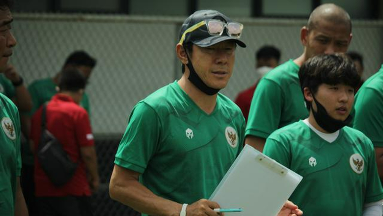HLV Shin Tae Yong tiếp tục xoay tua đội hình ở trận giao hữu cuối cùng chuẩn bị cho AFF Cup - Ảnh 2