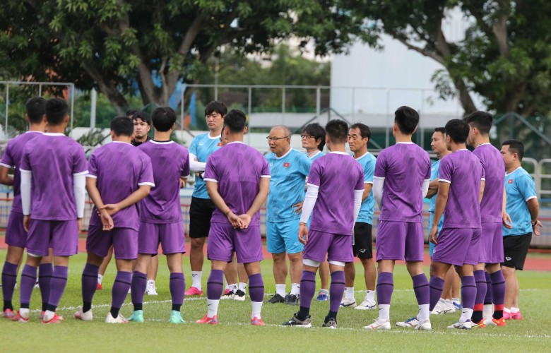 HLV Park Hang Seo: ĐT Việt Nam là đương kim vô địch AFF Cup nên rất áp lực - Ảnh 2