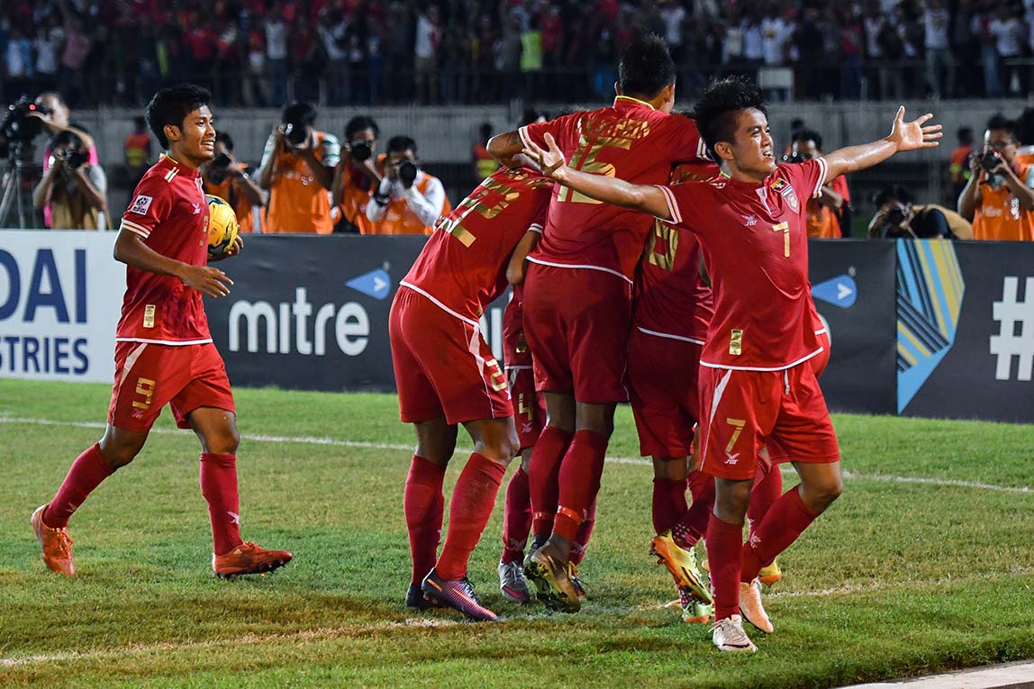 Myanmar chỉ còn 13 cầu thủ đá AFF Cup, bao gồm 4 thủ môn - Ảnh 2