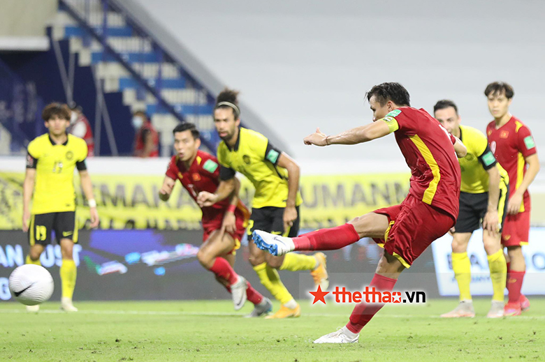 Các điểm nóng trên sân trong trận thư hùng Việt Nam vs Malaysia - Ảnh 1