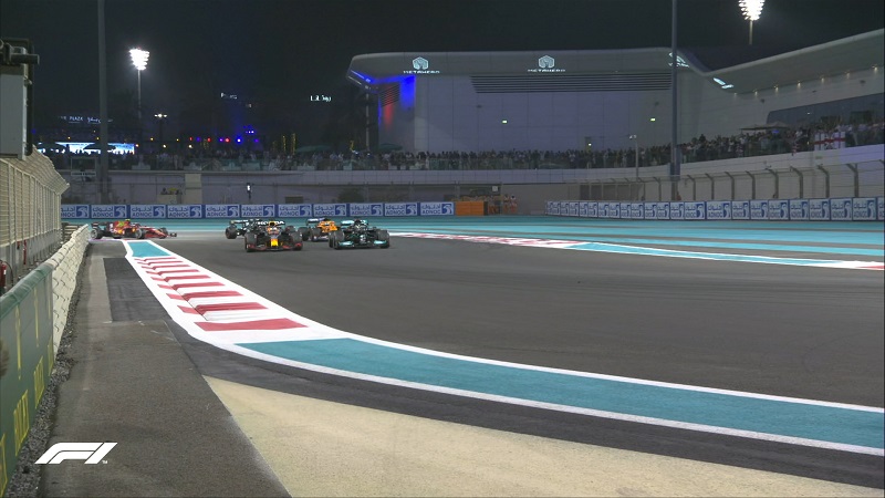 Verstappen về nhất chặng Abu Dhabi, lên ngôi vô địch F1 2021 - Ảnh 1