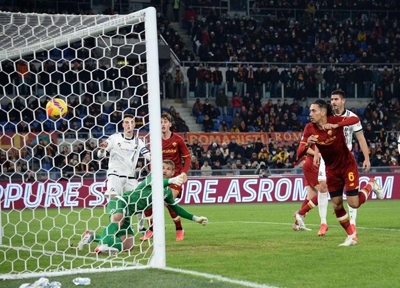 Smalling nổ súng, Roma của Mourinho tìm lại cảm giác chiến thắng - Ảnh 2