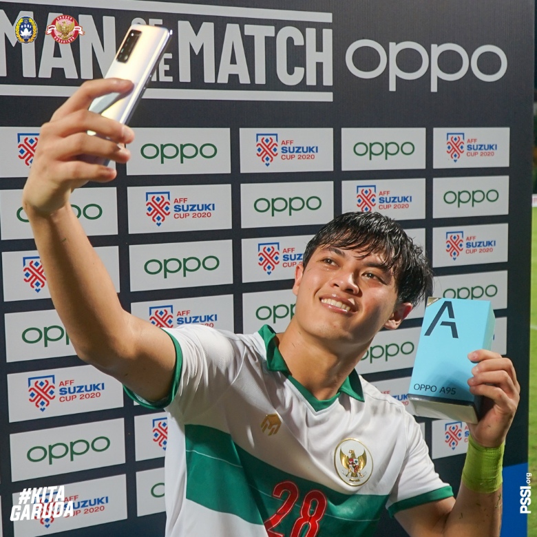 Trung vệ Indonesia giành giải thưởng Cầu thủ xuất sắc nhất trận đấu với Việt Nam - Ảnh 3